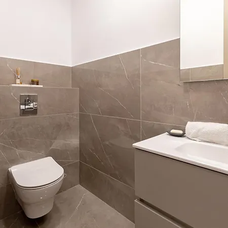 Yamas Sunny Pool Penthouse Families & Couples Only דירה