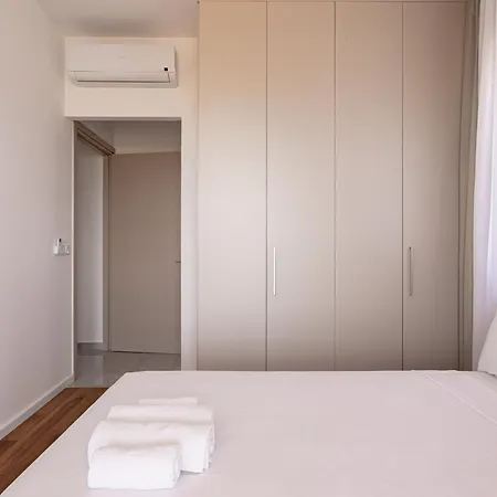 Yamas Sunny Pool Penthouse Families & Couples Only